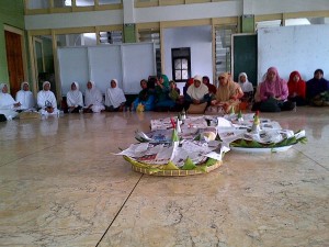 tumpeng perempuan