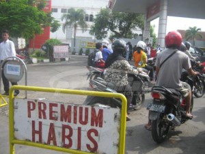 BBM TURUN TAPI LANGKA
