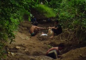 TAMBANG GUNUNG MANGGAR