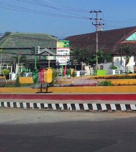 TEMPAT SAMPAH YANG DISEDIAKAN DI TAMAN KALISAT