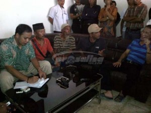 AYUB JUNAIDI MENEMUI WARGA GEBANG