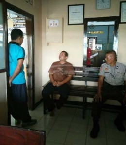WARGA YANG MENGAKU TNI