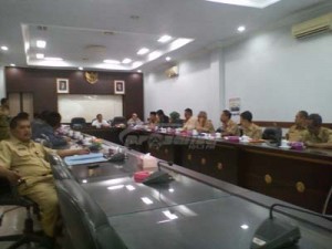 RAPAT DPRD BERSAMA TPID JEMBER