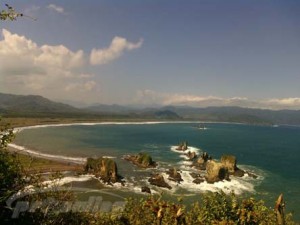 TELUK-LOVE-PANTAI-PAYANGAN