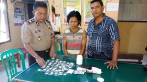 Tersangka pengedar okerbaya yang ditangkap polisi