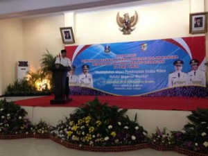 Gus Ipul saat sosialisasi dan pembinaan koperasi perempuan
