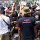 Driver online saat melakukan aksi.